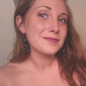 Meet your Posher, Leah